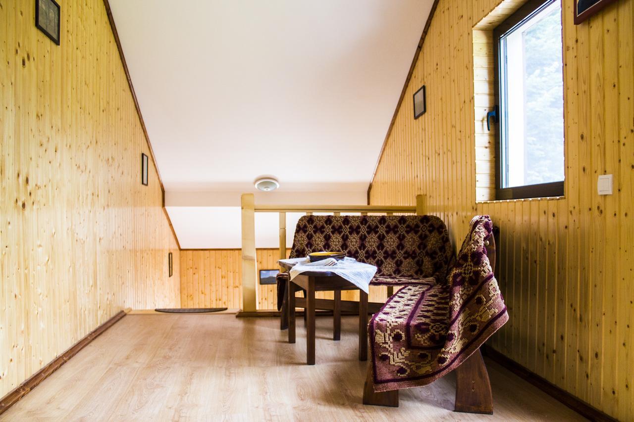 Cabana Barlogul Lupilor Villa Berevoesti Екстериор снимка